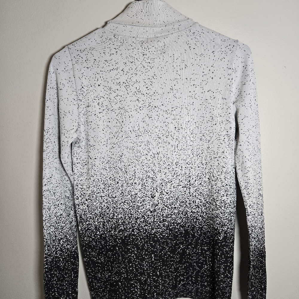 Athleta Womens Turtleneck Size Medium Bodycon Athleisure Active Cozy Ribbed - Picture 4 of 7